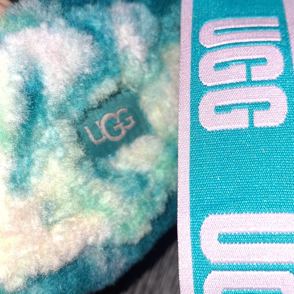 UGG- FLUFF YEAH Slides- W Sz 7 - Picture 5 of 7